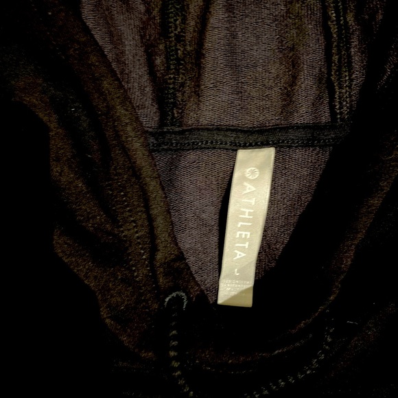 Althleta Hoodie Long Sleeve- NWOT- Color: Black Size Large - Picture 5 of 6